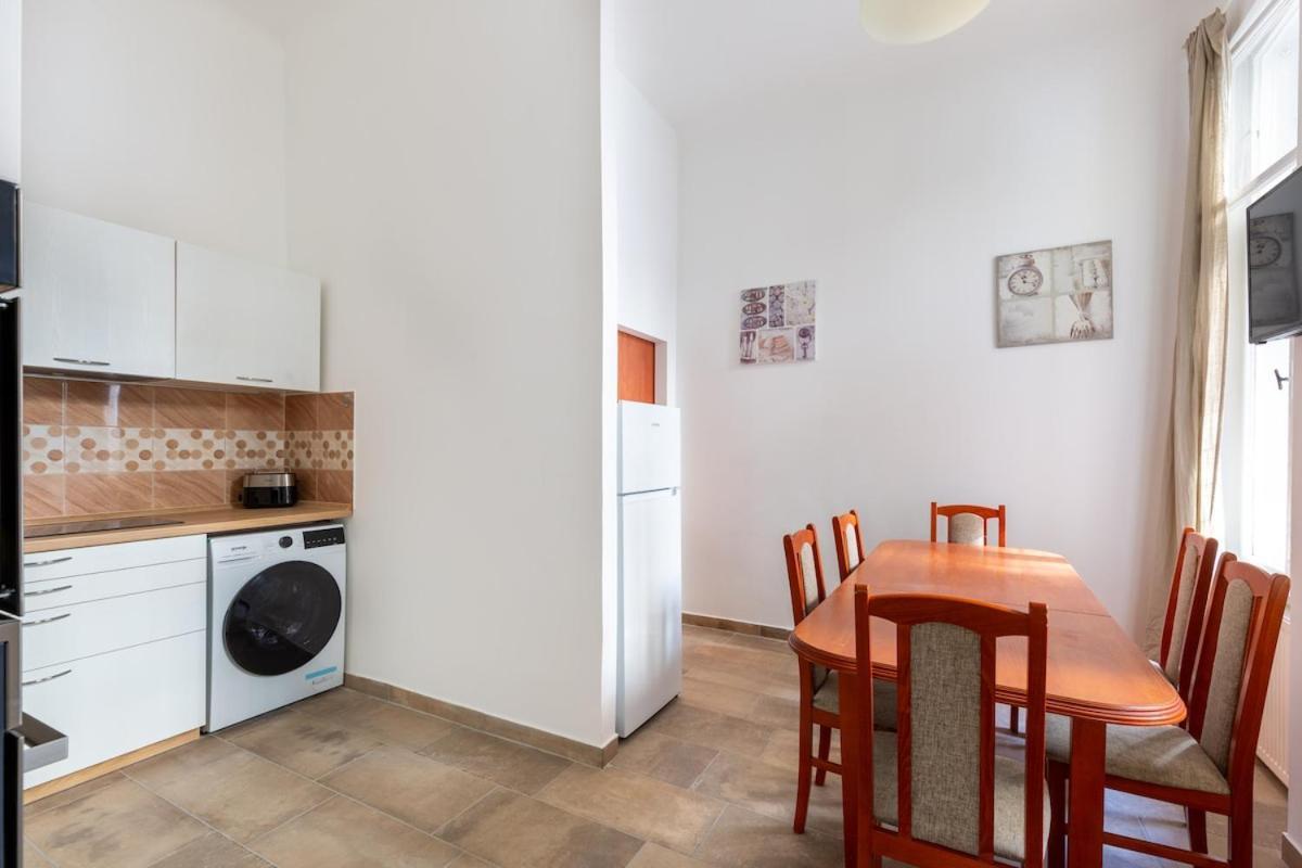 Kz10g Kazinczy Utca 6 Guests Budapest