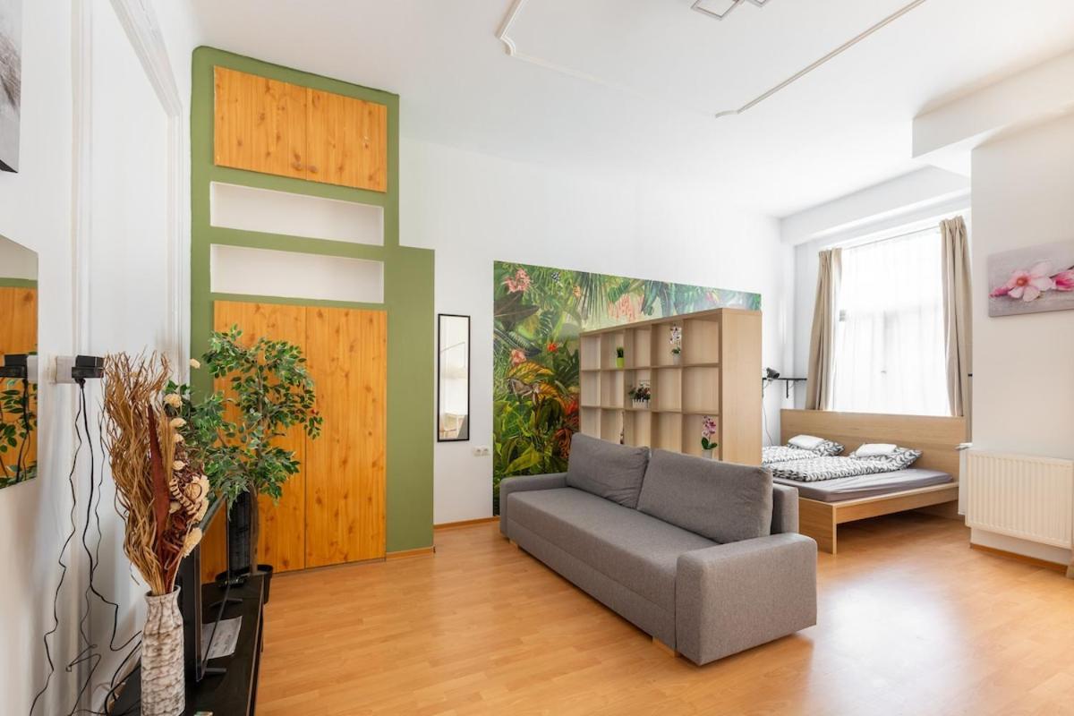 Apartment Kz10g Kazinczy Utca 6 Guests Budapest